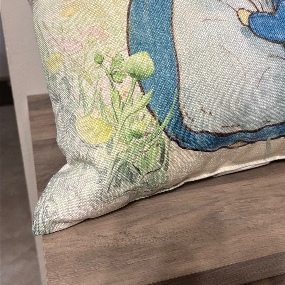 NWT! BEATRIX POTTER PETER RABBIT & MOTHER DECORATIVE FAUX LINEN THROW PILLOW